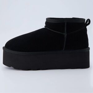 Cusionaire Black Platform Ankle Boots